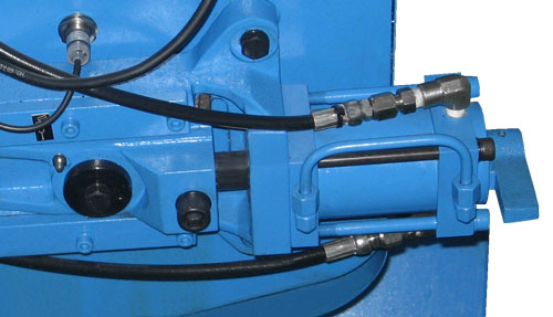 Pásová pila PMS 330/330 AN - Hydraulické napínanie pílového pásu